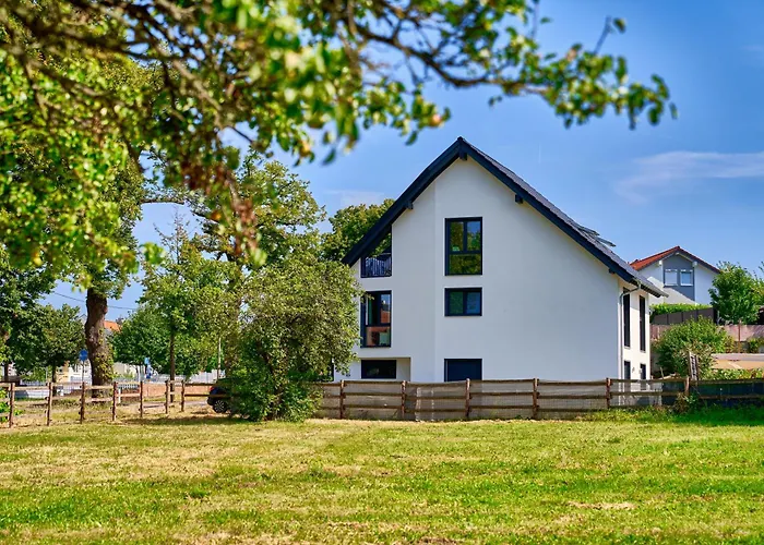 Neues Souterrain-Apartment In Kurstadt